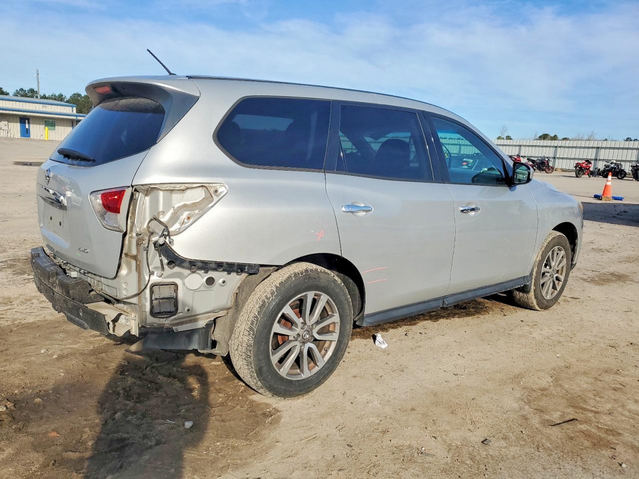 2014 Nissan Pathfinder s
