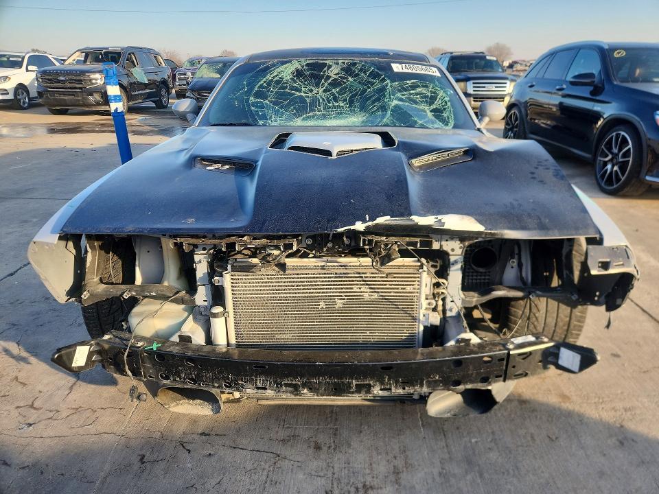 2020 Dodge Challenger r