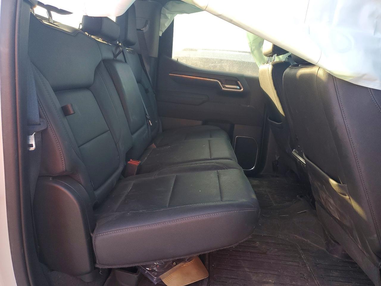 2022 GMC Sierra K1500 slt