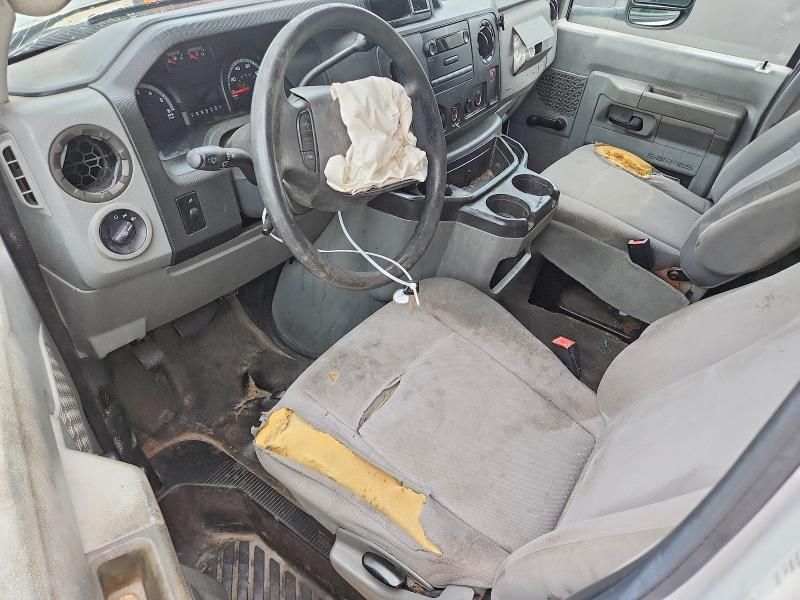 2013 Ford E350 BOX Truck