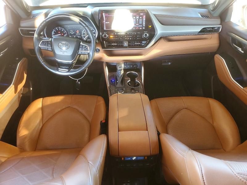 2021 Toyota Highlander Platinum