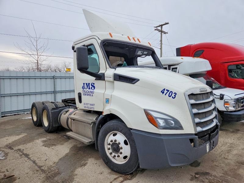 2019 Freigliner 2019 Freightliner Cascadia 116 Semi Truck