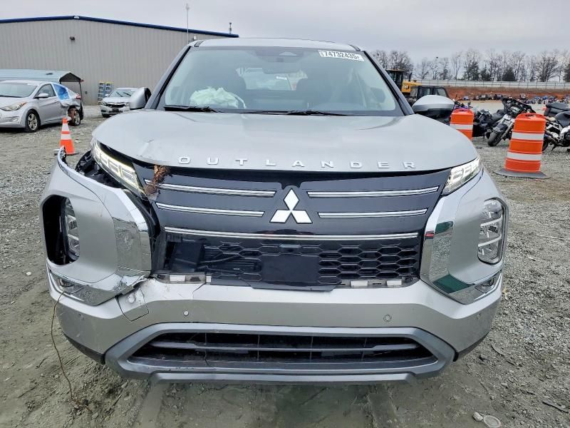 2025 Mitsubishi Outlander se