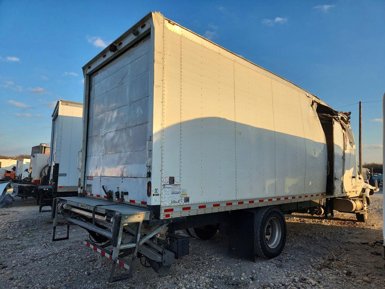 2018 International 4300 BOX Truck