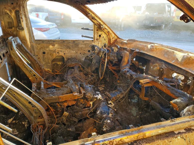 2022 Chevrolet Silverado Refrigerated BOX Truck