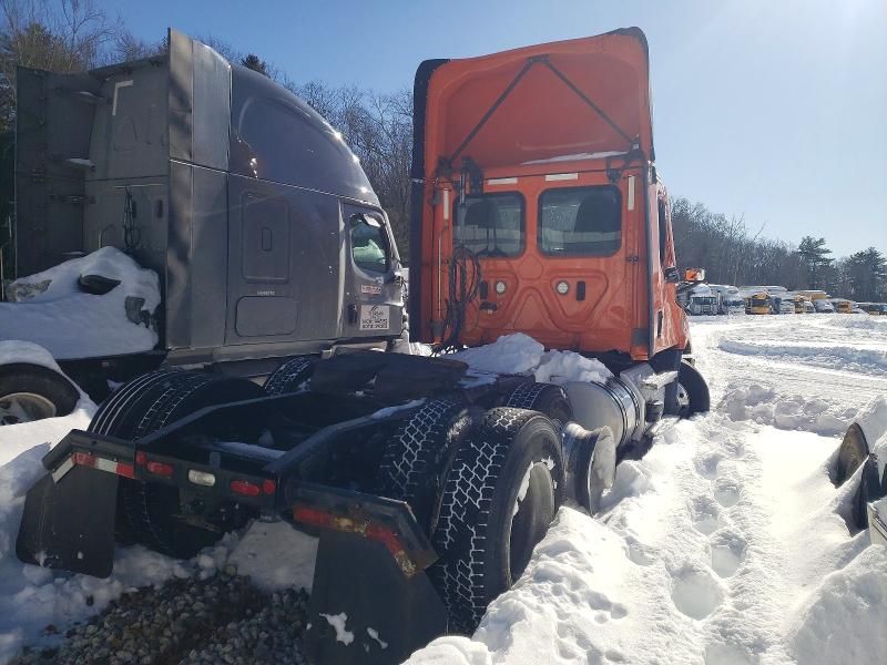2021 Freightliner Cascadia 116 Semi Truck