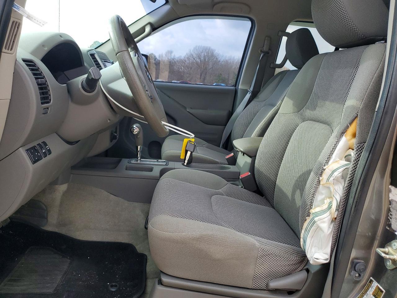 2016 Nissan Frontier sv