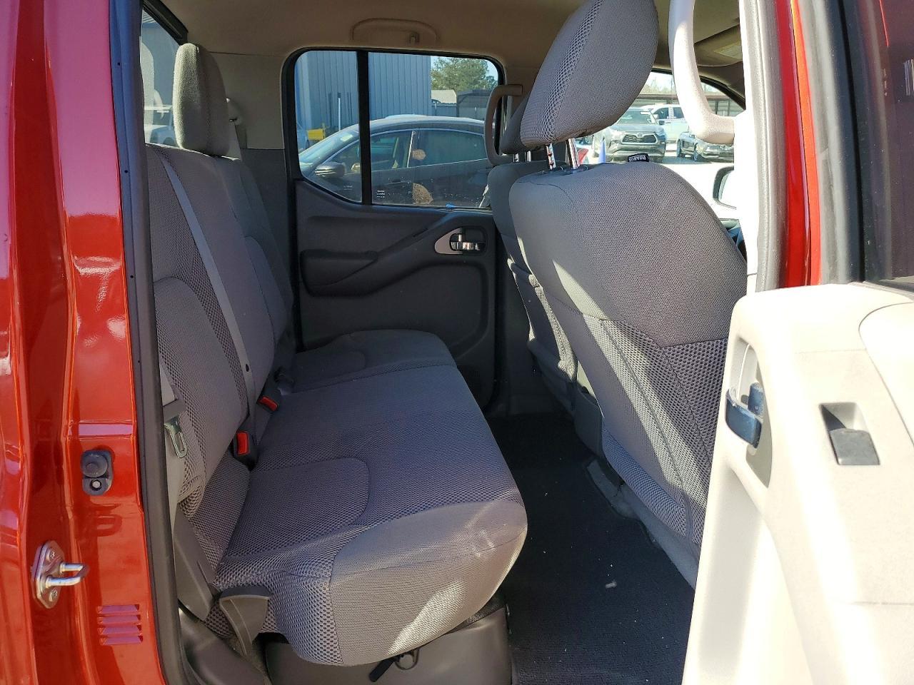 2017 Nissan Frontier s