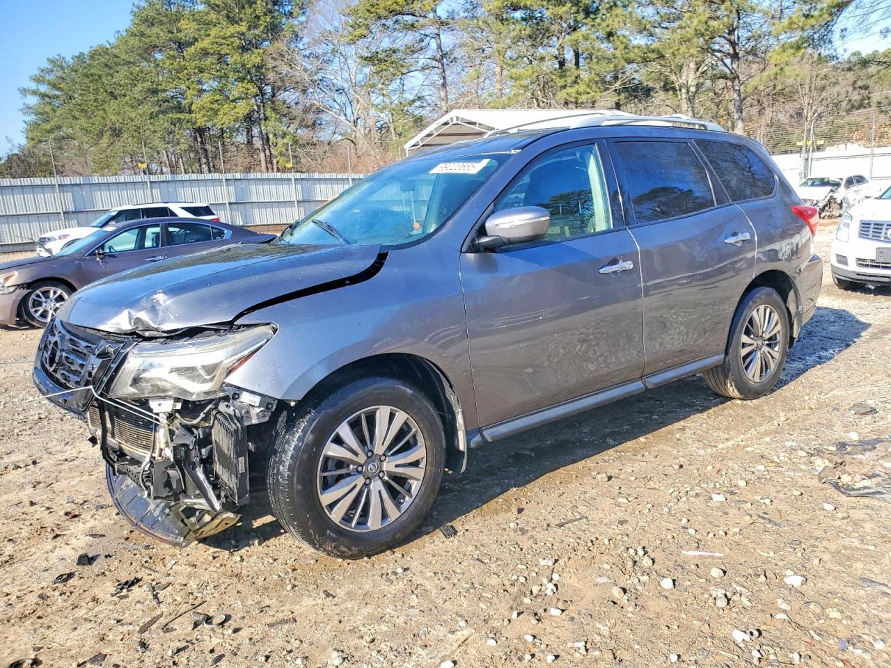 2017 Nissan Pathfinder s