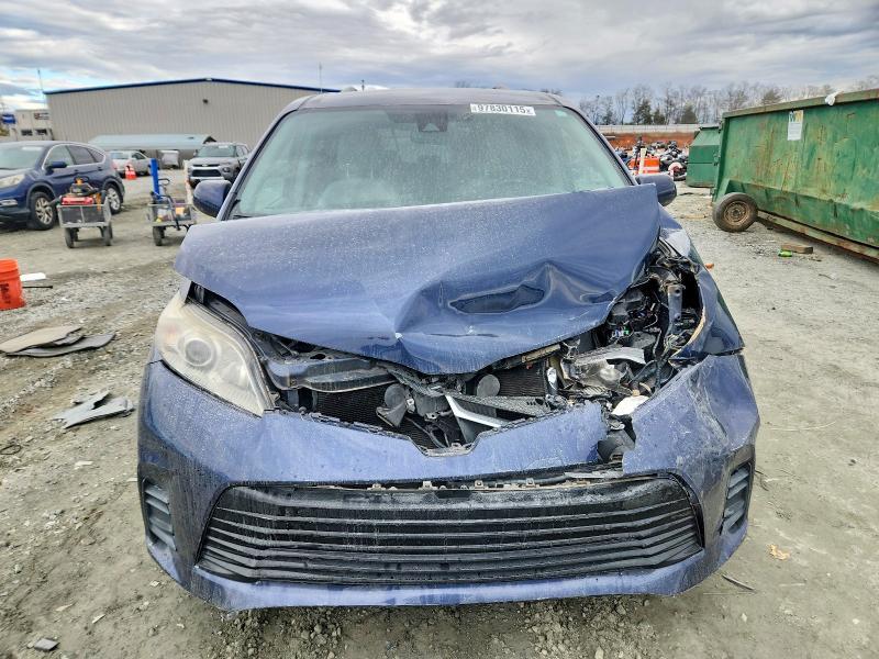 2018 Toyota Sienna le
