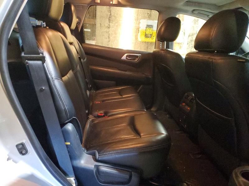 2015 Nissan Pathfinder s