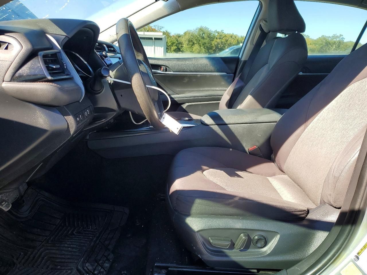 2020 Toyota Camry le