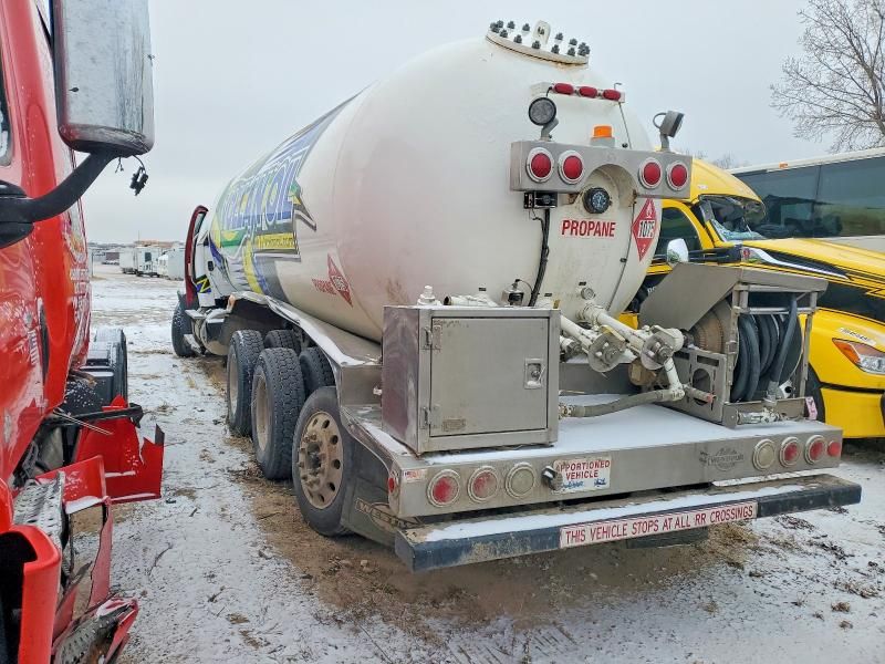 2014 Freightliner 114sd