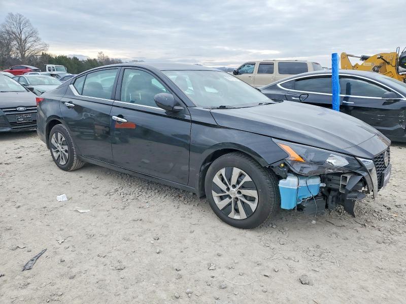 2022 Nissan Altima s