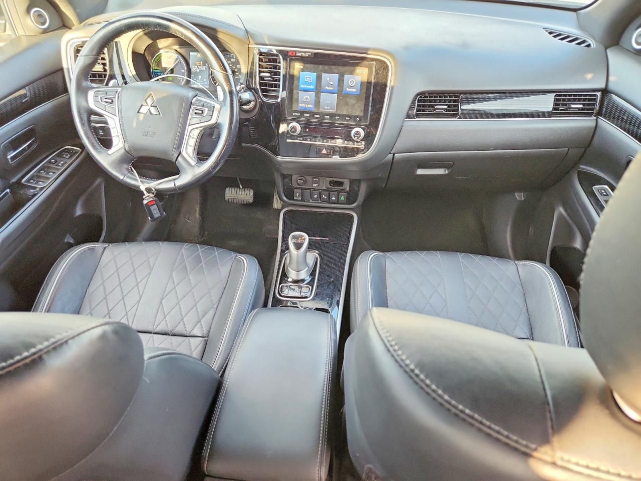 2021 Mitsubishi Outlander fe