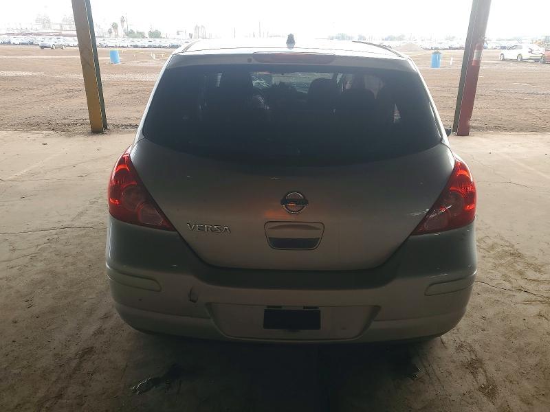 2011 Niss Versa 1.8 s