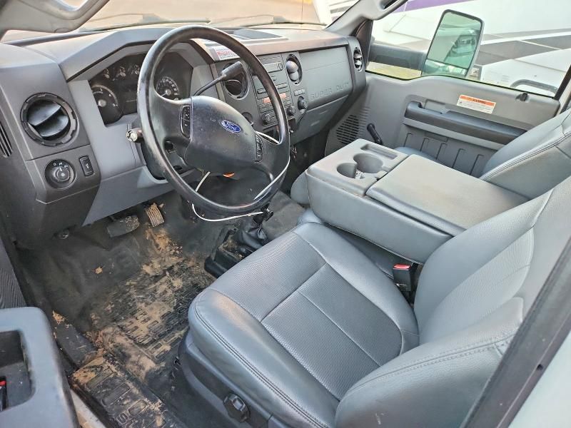 2015 Ford F750 BOX Truck