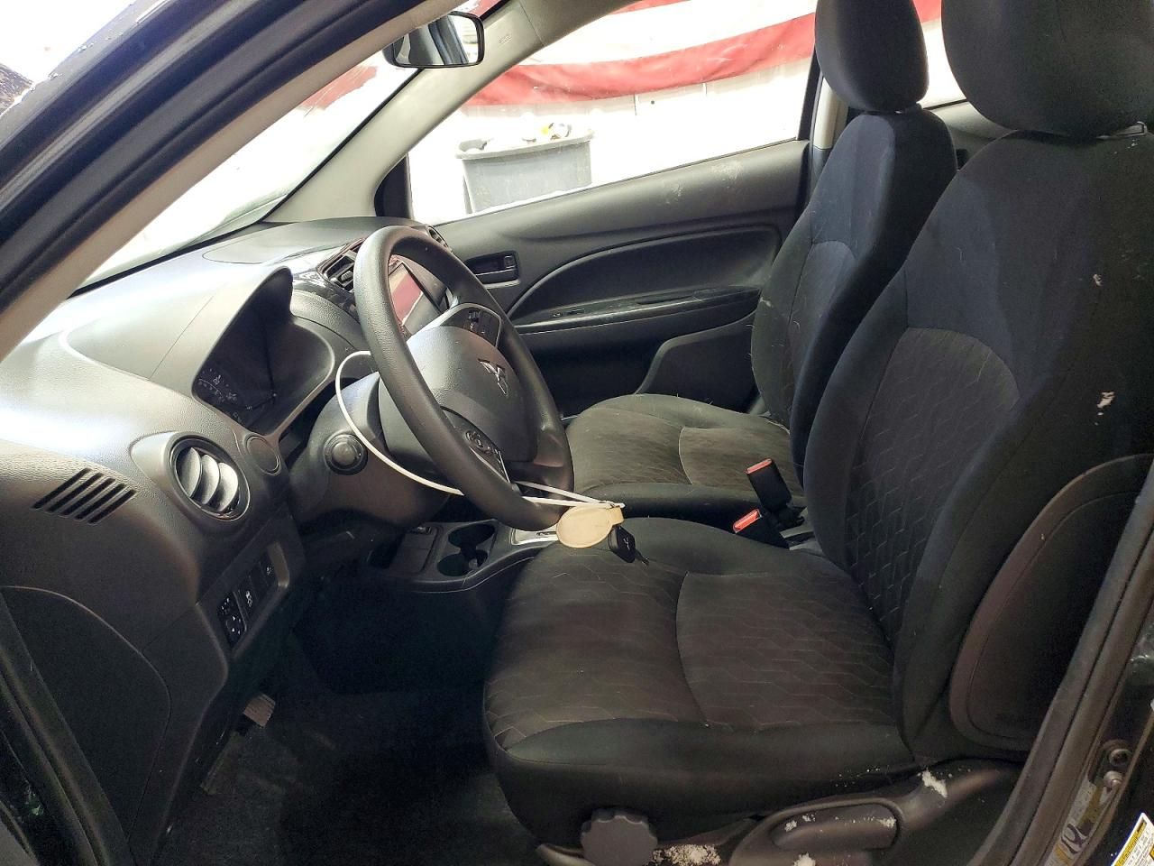 2024 Mitsubishi Mirage es