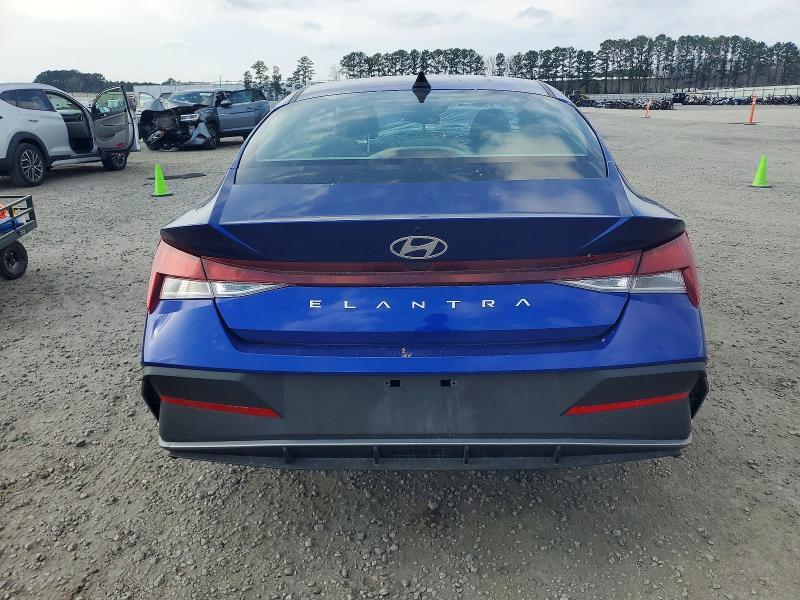 2024 Hyundai Elantra se