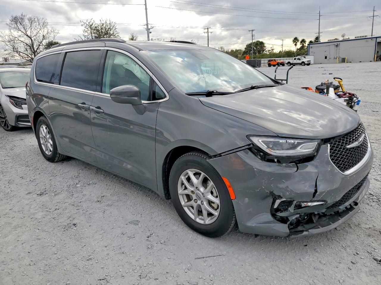2022 Chrysler Pacifica Touring l