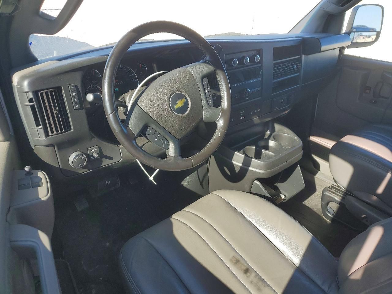 2022 Chevrolet Express G3500 LS