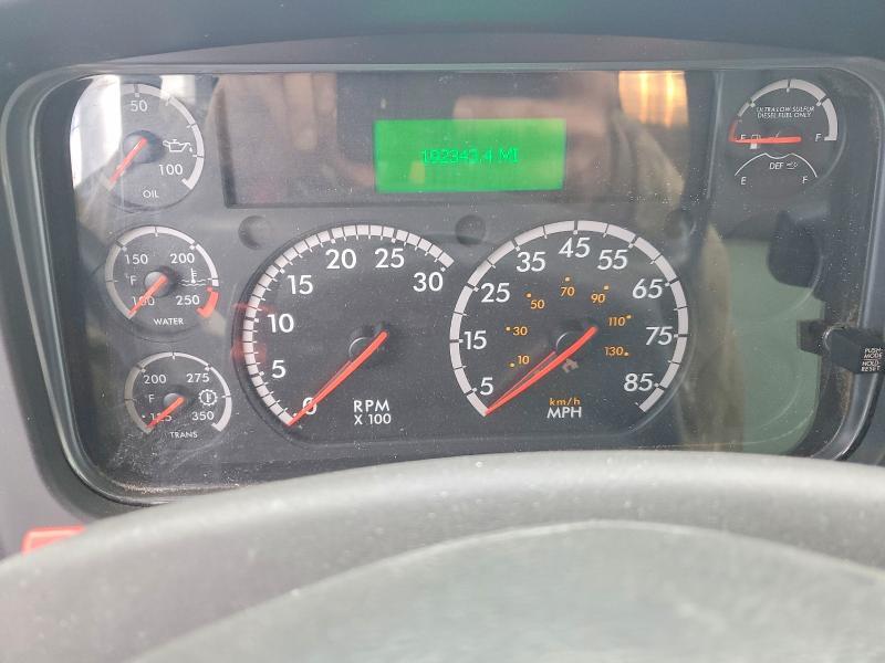 2017 Freightliner Business Class M2 box Truck