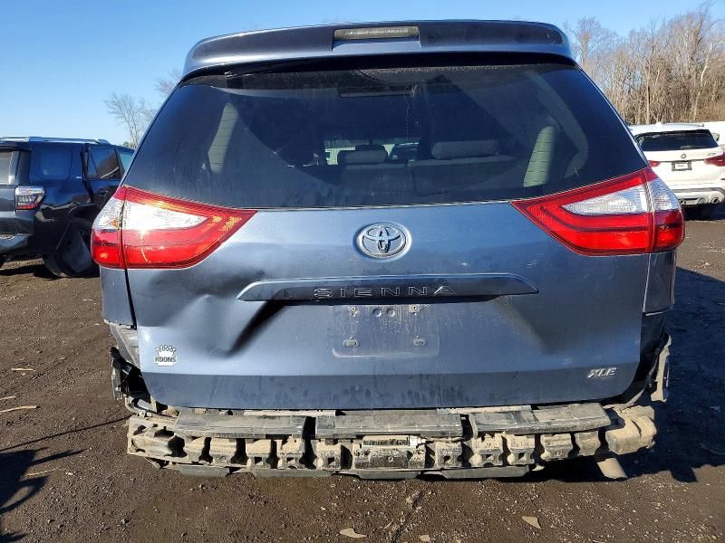 2015 Toyota Sienna xle
