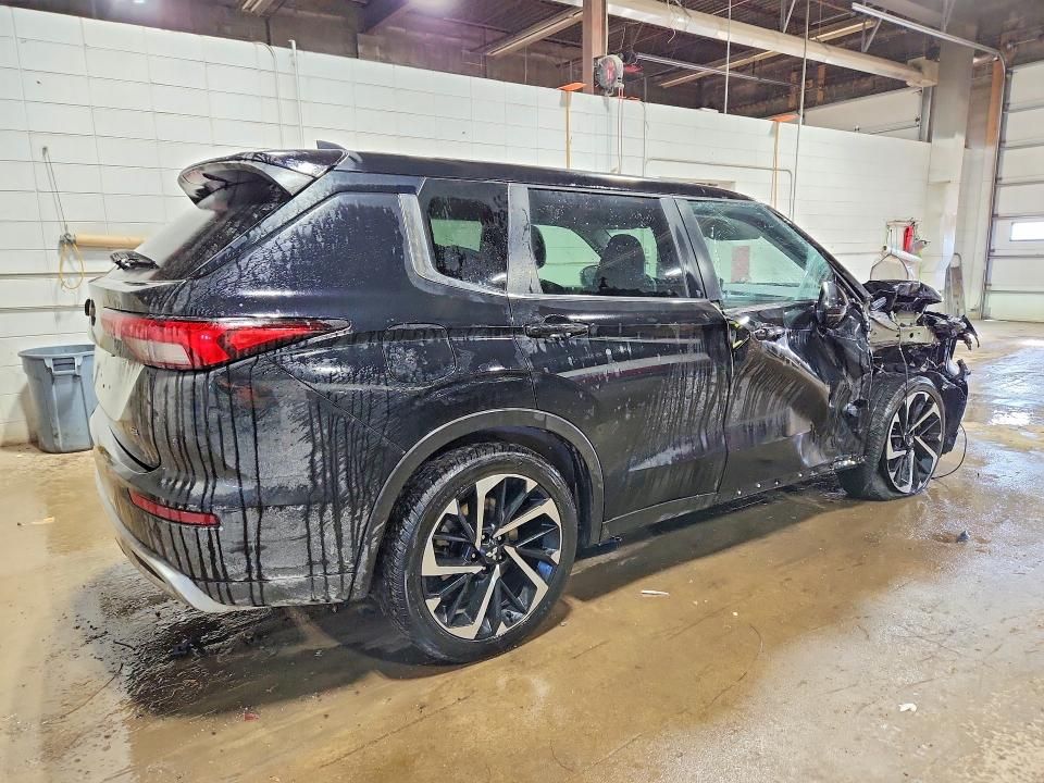 2022 Mitsubishi Outlander se