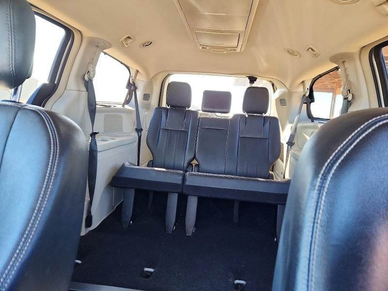 2015 Chrysler Town & Country Touring l