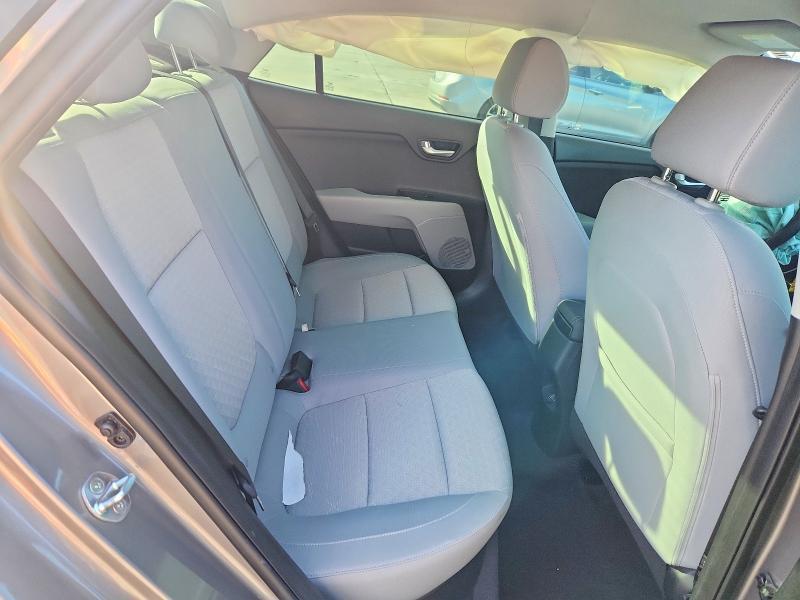 2022 KIA Rio s