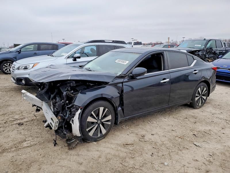 2022 Nissan Altima sv