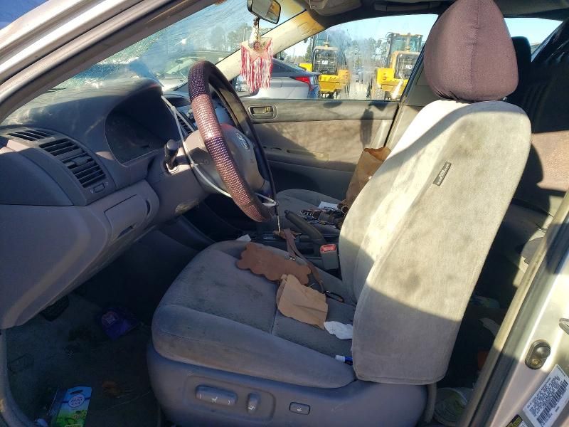 2004 Toyota Camry le