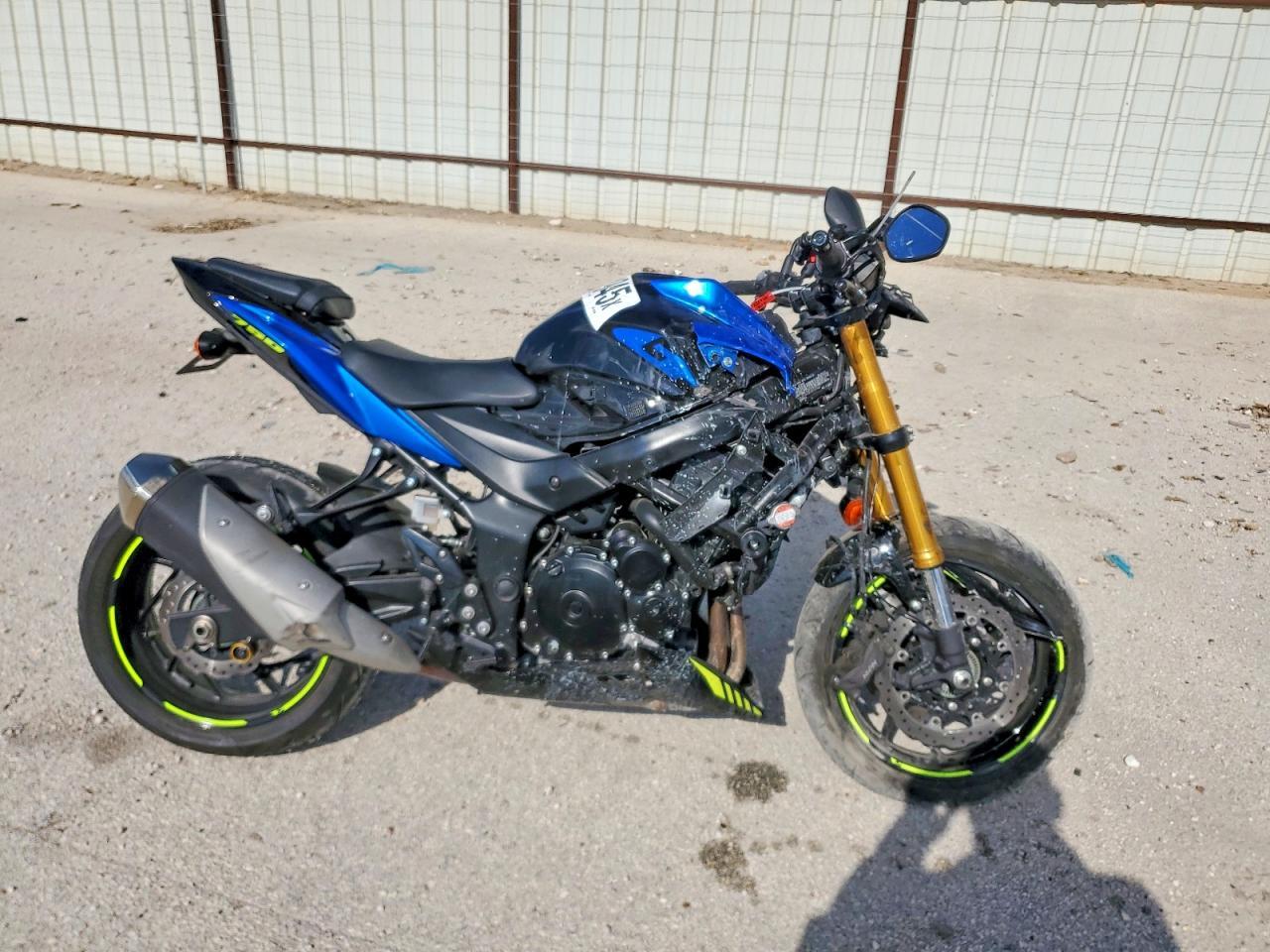 2022 Suzuki GSX-S750 M