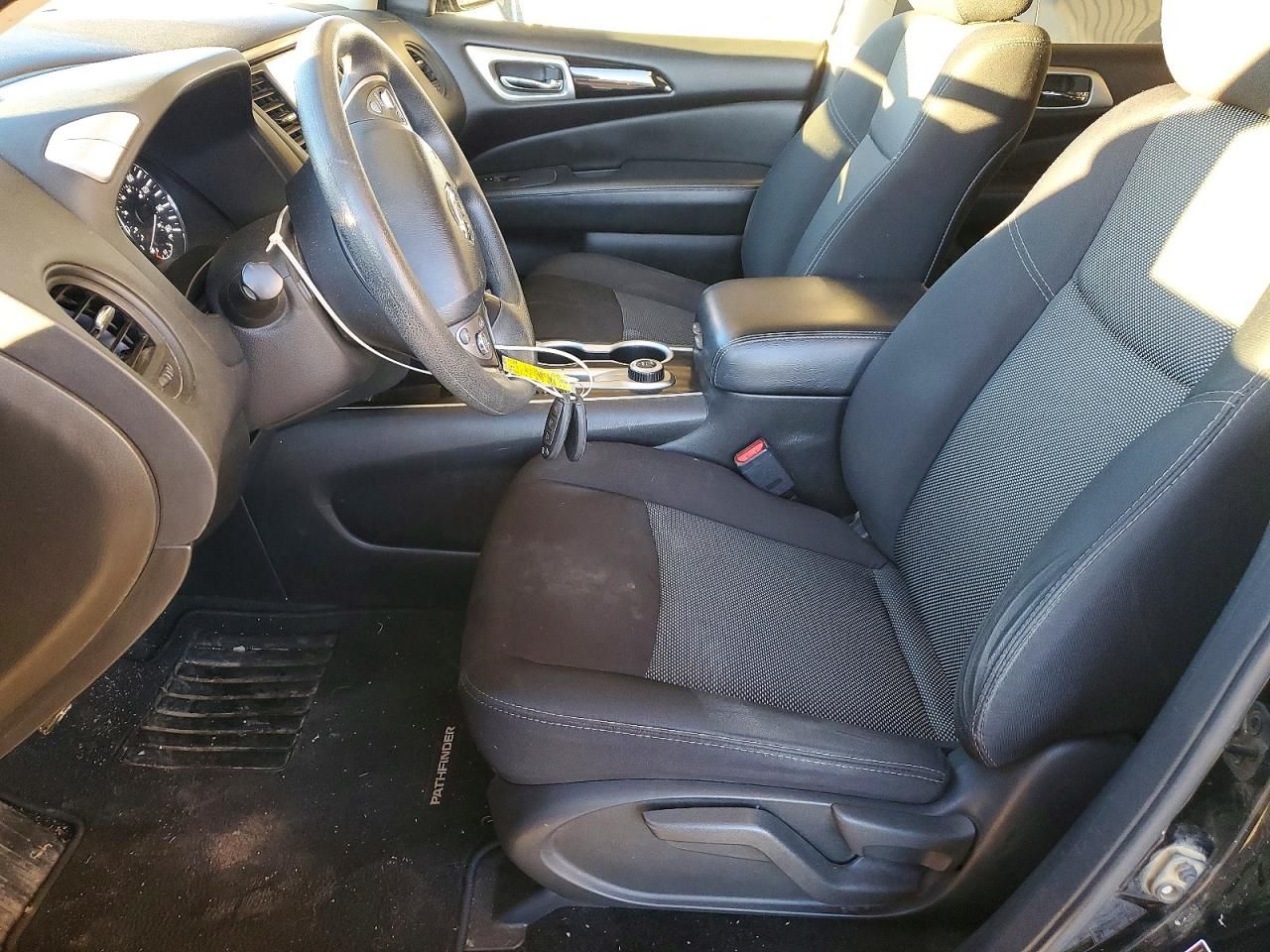 2018 Nissan Pathfinder s