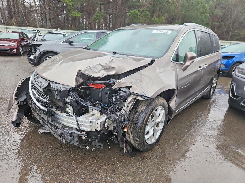 2017 Chrysler Pacifica Touring l Plus