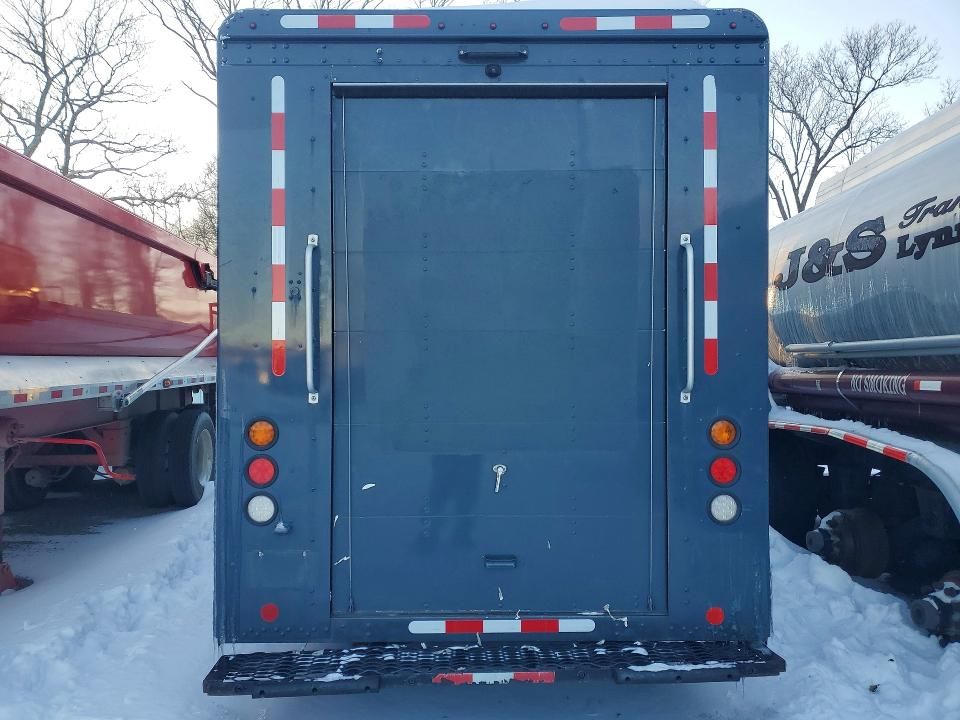 2020 Freightliner MT 45G Delivery Truck