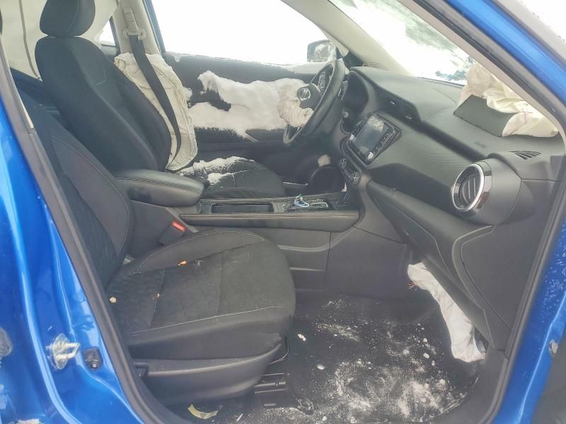 2021 Nissan Kicks sv