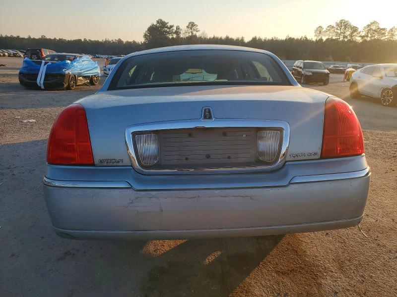 2006 Lincoln Town car Signature