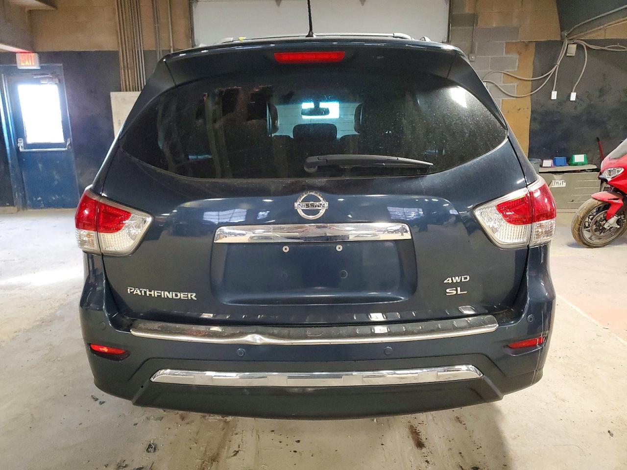 2016 Nissan Pathfinder s