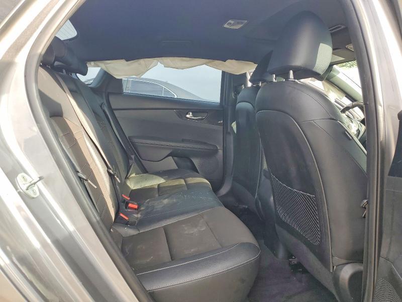 2023 KIA Forte gt Line