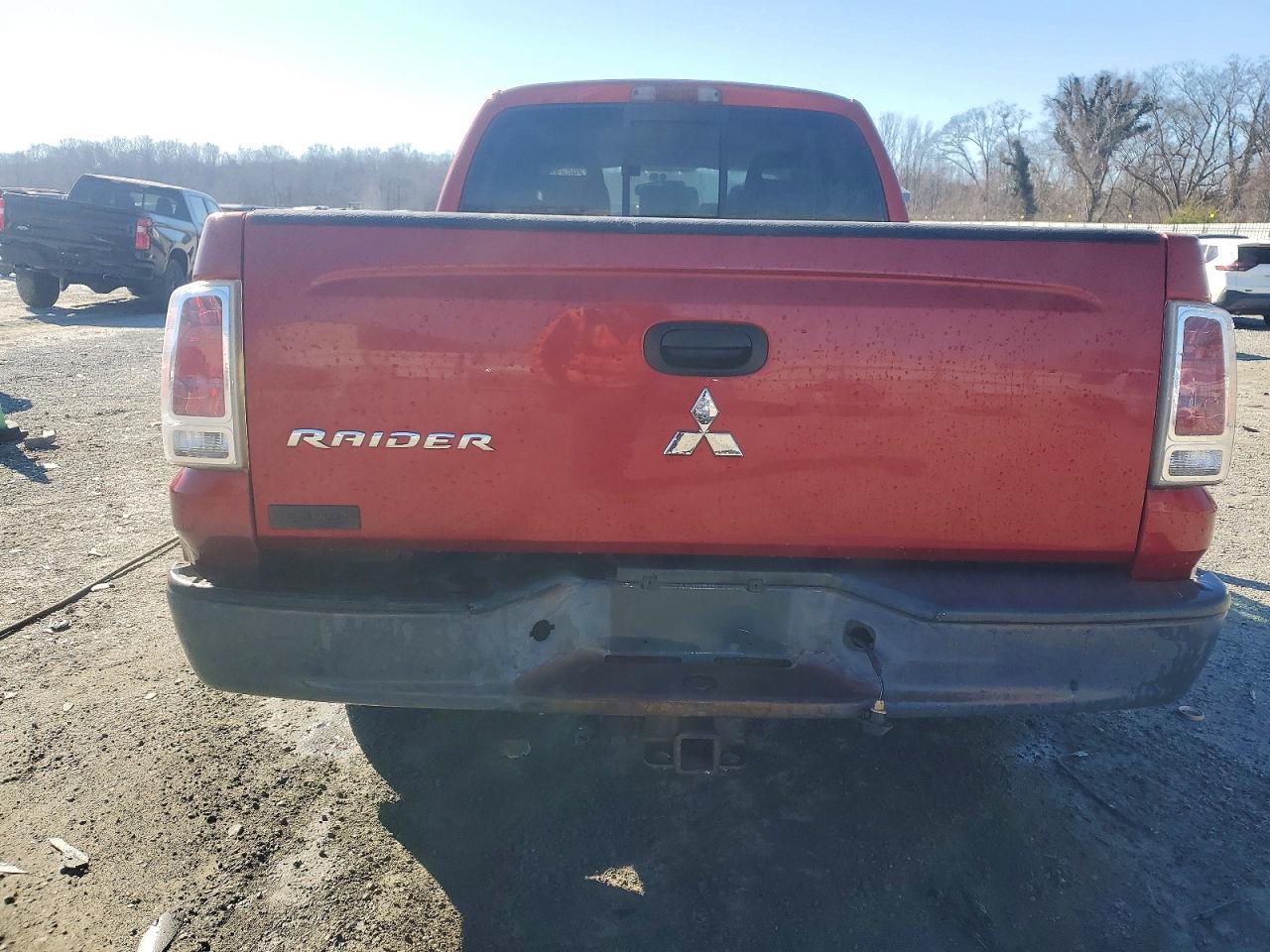 2006 Mitsubishi Raider Durocross
