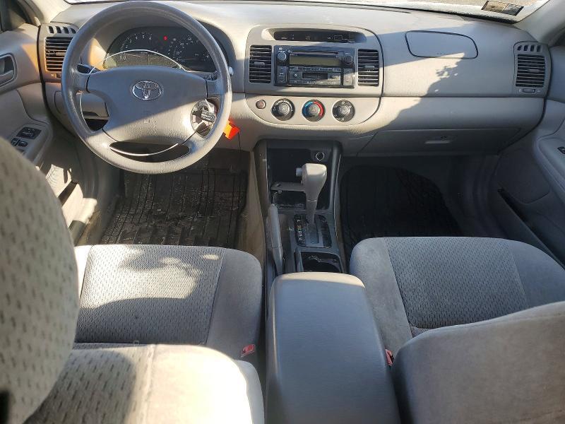 2004 Toyota Camry le