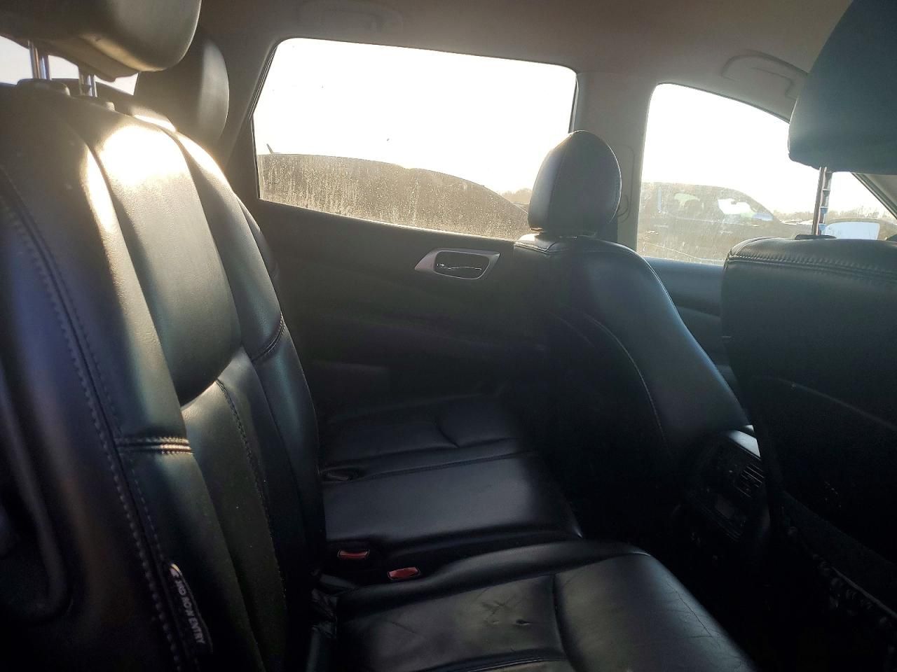 2019 Nissan Pathfinder s