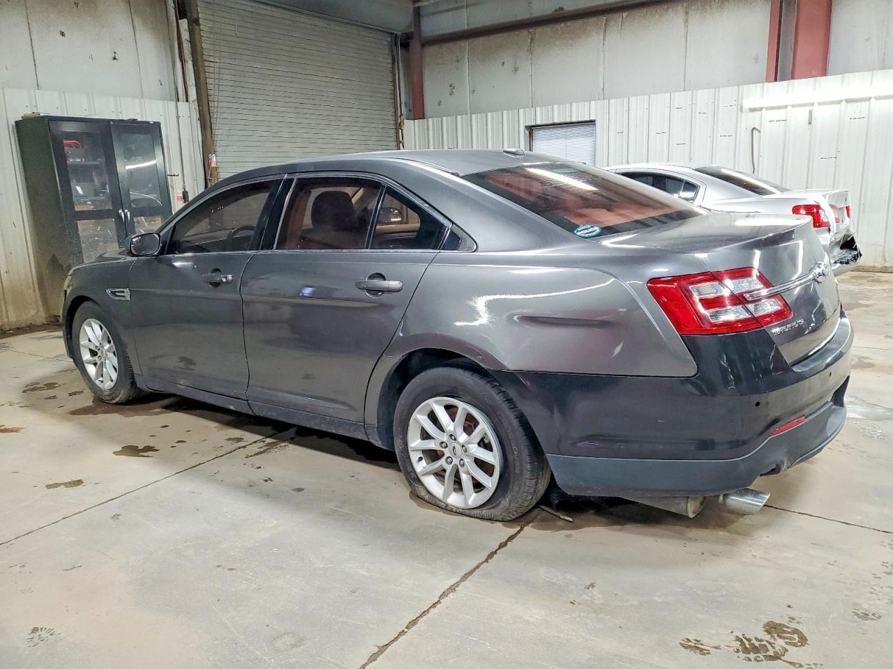2015 Ford Taurus se