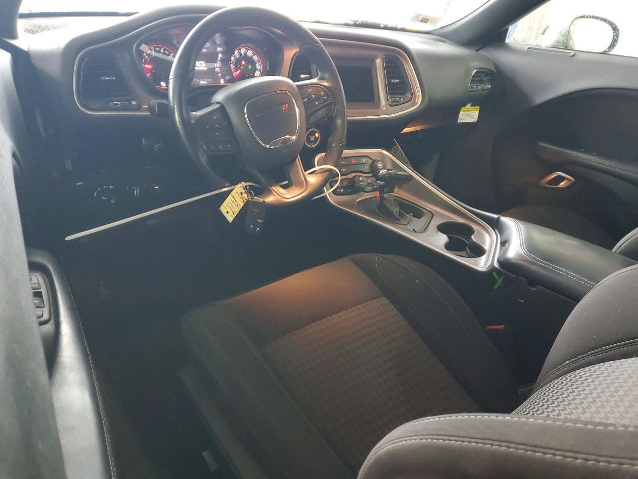 2022 Dodge Challenger sxt