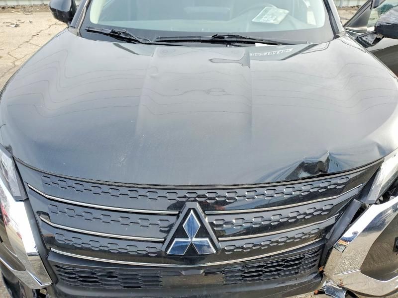 2023 Mitsubishi Outlander se