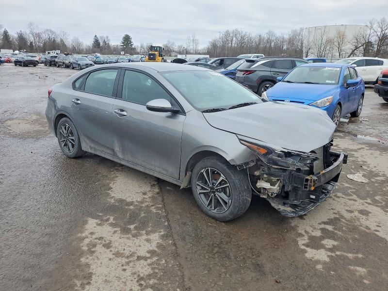2023 KIA Forte lx