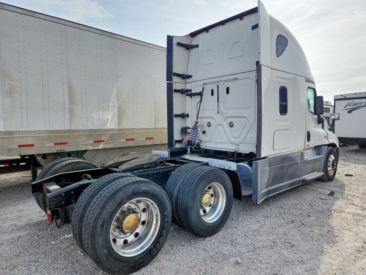 2018 Freightliner Cascadia 125 Semi Truck