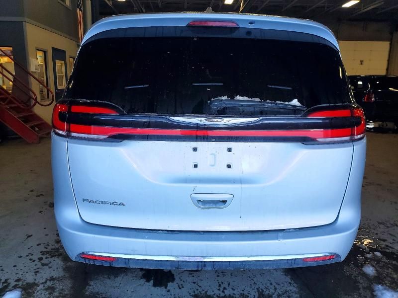 2022 Chrysler Pacifica Touring
