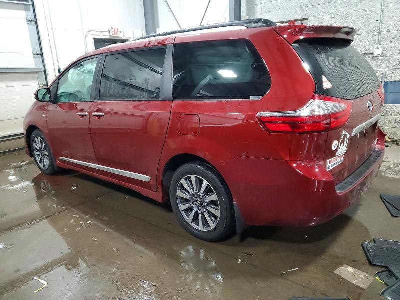 2020 Toyota Sienna xle